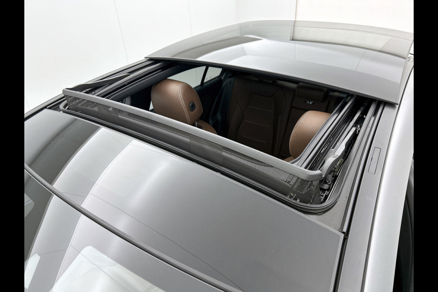 Mercedes-Benz A-Klasse 250 e Business Solution AMG Limited (Deal OnderH, Panorama, Memory Stoelen, SfeerV, Carplay, Navi, Etc)