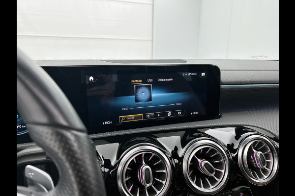Mercedes-Benz A-Klasse 250 e Business Solution AMG Limited (Deal OnderH, Panorama, Memory Stoelen, SfeerV, Carplay, Navi, Etc)