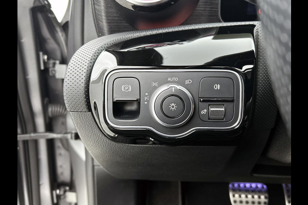 Mercedes-Benz A-Klasse 250 e Business Solution AMG Limited (Deal OnderH, Panorama, Memory Stoelen, SfeerV, Carplay, Navi, Etc)