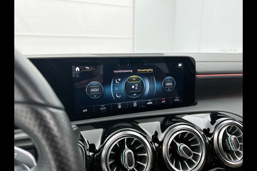Mercedes-Benz A-Klasse 250 e Business Solution AMG Limited (Deal OnderH, Panorama, Memory Stoelen, SfeerV, Carplay, Navi, Etc)