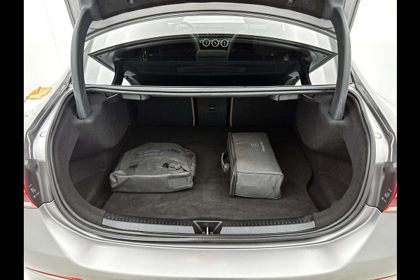Mercedes-Benz A-Klasse 250 e Business Solution AMG Limited (Deal OnderH, Panorama, Memory Stoelen, SfeerV, Carplay, Navi, Etc)