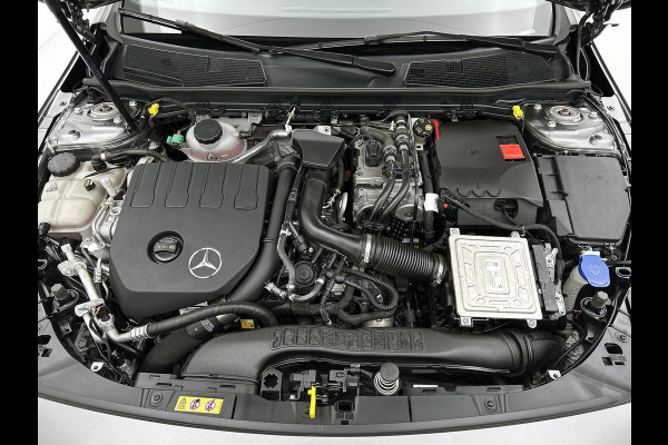 Mercedes-Benz A-Klasse 250 e Business Solution AMG Limited (Deal OnderH, Panorama, Memory Stoelen, SfeerV, Carplay, Navi, Etc)