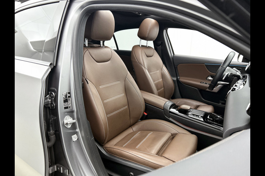 Mercedes-Benz A-Klasse 250 e Business Solution AMG Limited (Deal OnderH, Panorama, Memory Stoelen, SfeerV, Carplay, Navi, Etc)