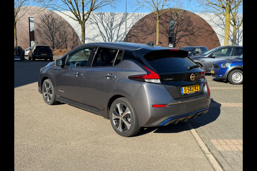 Nissan Leaf Tekna 40 kWh SOH 91%| WARMTEPOMP | BOSE AUDIO | STUUR + STOELVERWARMING VOOR EN ACHTER  | LEDEREN BEKLEDING | 360° CAMERA | DODEHOEKDETECTIE | NETTE COMPLETE AUTO | INCL. 12 MND BOVAG GARANTIE