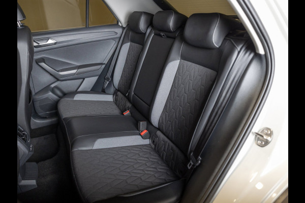 Volkswagen T-Roc 1.5 TSI Goal Edition / 150pk / Stoelverwarming / Dodehoek assistent / Parkeer assistent /