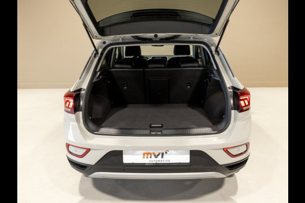 Volkswagen T-Roc 1.5 TSI Goal Edition / 150pk / Stoelverwarming / Dodehoek assistent / Parkeer assistent /