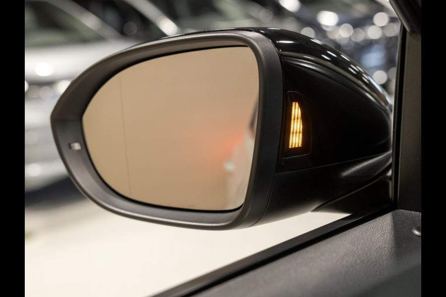 Volkswagen T-Roc 1.5 TSI Goal Edition / 150pk / Stoelverwarming / Dodehoek assistent / Parkeer assistent /