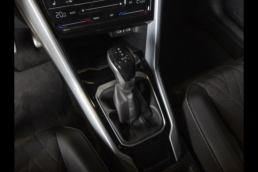 Volkswagen T-Roc 1.5 TSI Goal Edition / 150pk / Stoelverwarming / Dodehoek assistent / Parkeer assistent /