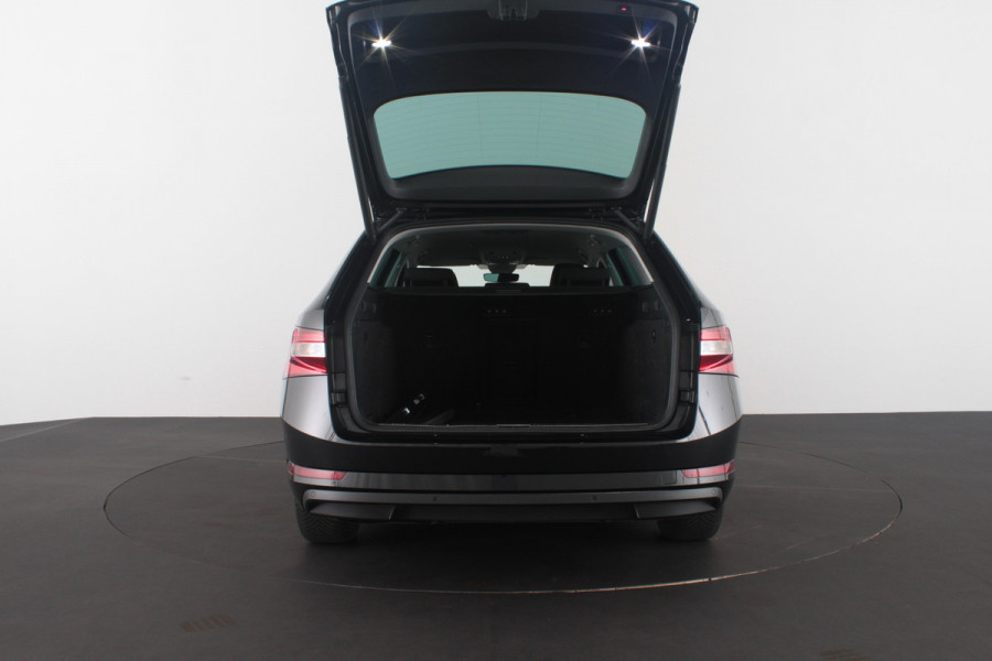 Škoda Superb Combi 2.0 TDI Business Edition Automaat/Camera/Adaptive Cruise Control (ACC)...