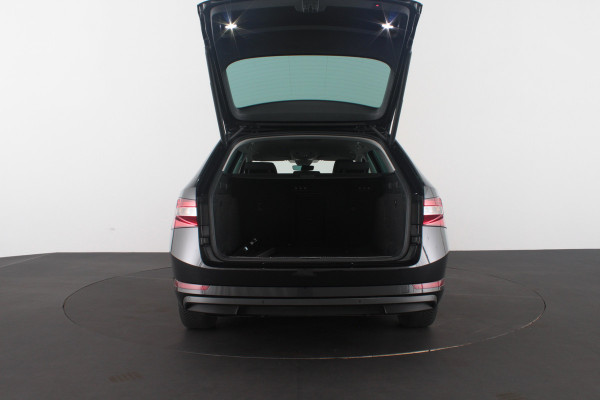 Škoda Superb Combi 2.0 TDI Business Edition Automaat/Camera/Adaptive Cruise Control (ACC)...