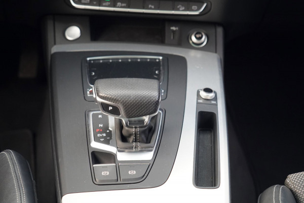 Audi Q5 55 TFSI e quattro Competition / S-Line / Pano / Camera / Head-Up / Side Assist / ACC / Elek. Klep