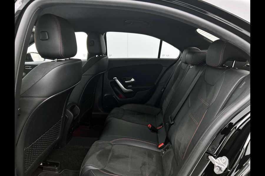 Mercedes-Benz A-Klasse 250 e Business Solution AMG Limited (Goed OnderH, SfeerV, Carplay, Lane Assist, Navi, StoelV, Etc)