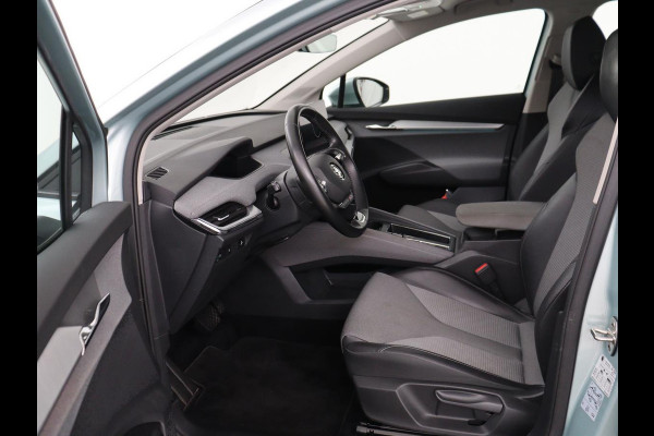 Škoda ENYAQ iV 60 | Trekhaak | Carplay | Camera | Half leder | Navigatie | Parkeerhulp | Sfeerverlichting | Cruise control | Full LED | 19'' | Climate control