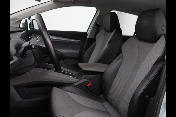 Škoda ENYAQ iV 60 | Trekhaak | Carplay | Camera | Half leder | Navigatie | Parkeerhulp | Sfeerverlichting | Cruise control | Full LED | 19'' | Climate control