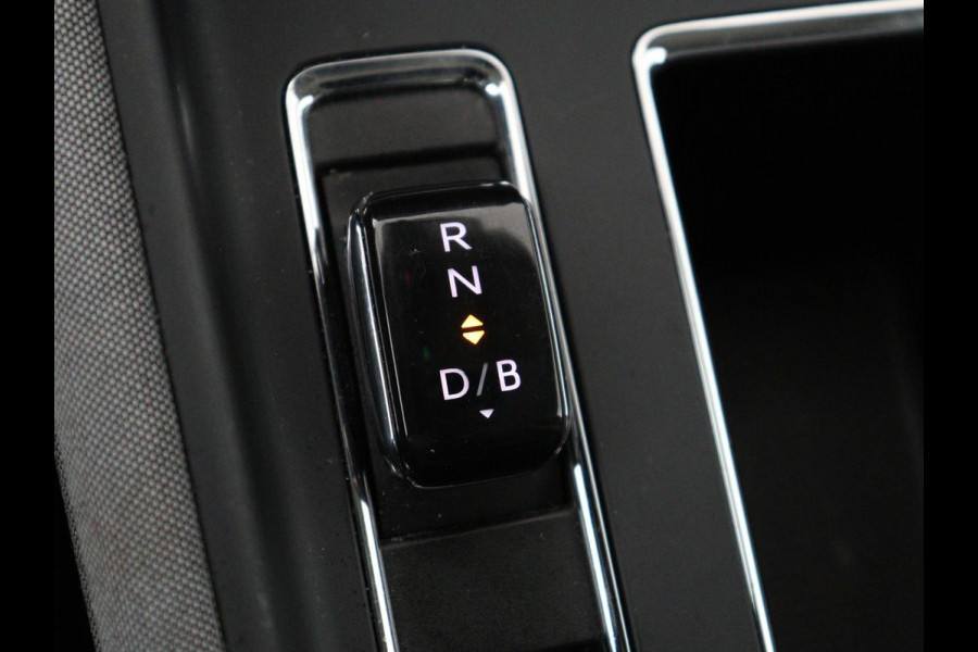 Škoda ENYAQ iV 60 | Trekhaak | Carplay | Camera | Half leder | Navigatie | Parkeerhulp | Sfeerverlichting | Cruise control | Full LED | 19'' | Climate control