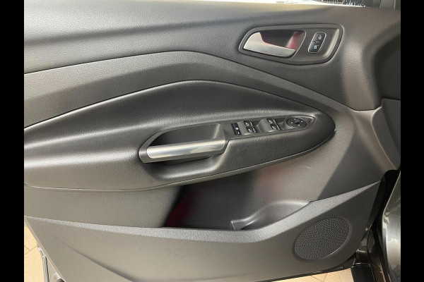 Ford Kuga 1.5 EcoBoost ST Line 150PK AIRCO CLIMA NAVI CRUISE PANO STOELVERW TREKHAAK 2000KG SPOILERS ZWARTE VELGEN NIEUWSTAAT