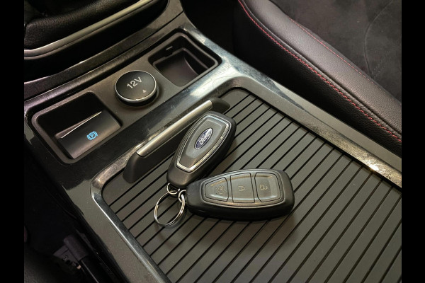 Ford Kuga 1.5 EcoBoost ST Line 150PK AIRCO CLIMA NAVI CRUISE PANO STOELVERW TREKHAAK 2000KG SPOILERS ZWARTE VELGEN NIEUWSTAAT