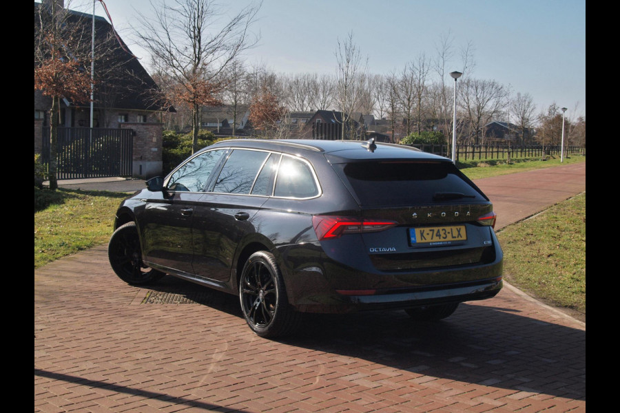 Škoda Octavia Combi 1.0 e-TSI Business Edition | DSG - Automaat | Black Optic | Camera | 18 Inch Zwarte Velgen | NL-Auto |