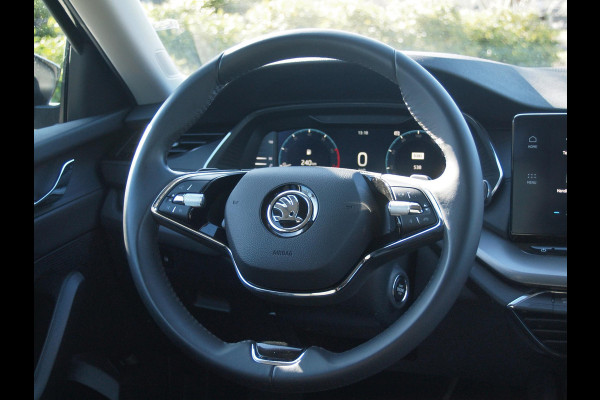 Škoda Octavia Combi 1.0 e-TSI Business Edition | DSG - Automaat | Black Optic | Camera | 18 Inch Zwarte Velgen | NL-Auto |