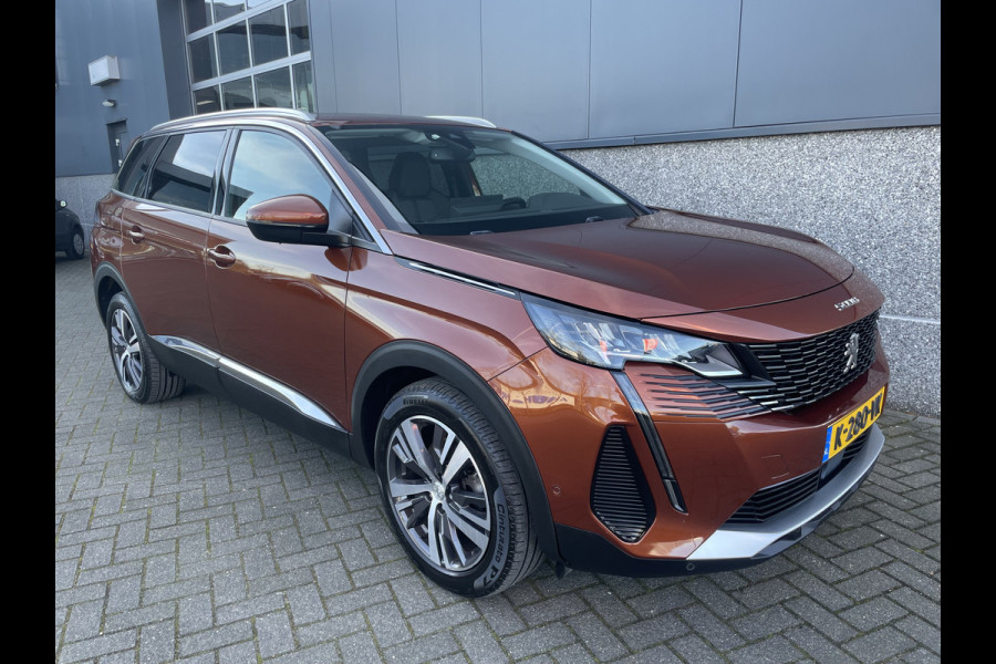 Peugeot 5008 1.2 PureTech Blue Lease Allure 7 Persoons - Airco - Achteruitrijcamera - Navigatiesysteem - Trekhaak - Cruise control - Parkeersensoren voor en achter - Licht metalen velgen 19 inch - Led verlichting - Stuur multifunctioneel - Mistlampen voor - Radio - Regensensor - Rijstrooksensor - Stuur leder