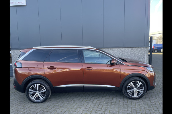 Peugeot 5008 1.2 PureTech Blue Lease Allure 7 Persoons - Airco - Achteruitrijcamera - Navigatiesysteem - Trekhaak - Cruise control - Parkeersensoren voor en achter - Licht metalen velgen 19 inch - Led verlichting - Stuur multifunctioneel - Mistlampen voor - Radio - Regensensor - Rijstrooksensor - Stuur leder