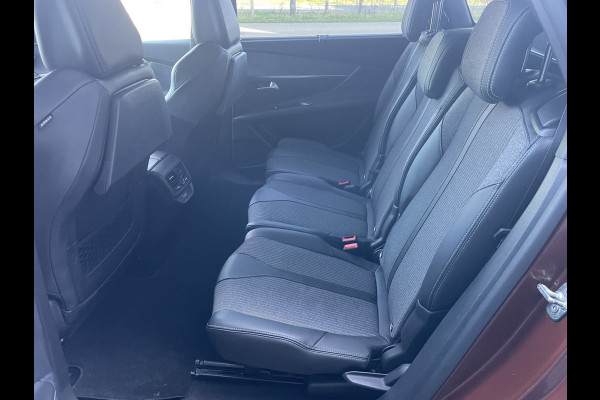 Peugeot 5008 1.2 PureTech Blue Lease Allure 7 Persoons - Airco - Achteruitrijcamera - Navigatiesysteem - Trekhaak - Cruise control - Parkeersensoren voor en achter - Licht metalen velgen 19 inch - Led verlichting - Stuur multifunctioneel - Mistlampen voor - Radio - Regensensor - Rijstrooksensor - Stuur leder