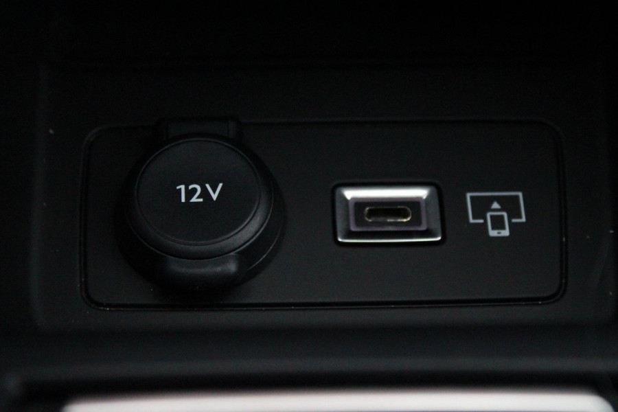 Peugeot 308 SW 1.2 130PK AUTOMAAT GT PACK BUSINESS | ELEKTRISCHE STOEL MET GEHEUGEN FUNCTIE | STOEL/STUUR VERWARMING | ELEKTRISCHE ACHTERKLEP | 360° CAMERA | KEYLESS ENTRY/START | ADAPTIVE CRUISE CONTROL | 19" LICHTMETALEN VELGEN | DRAADLOZE TELEFOONLADER | DRAADLOZE APPLE CARPLAY/ANDROID AUTO | NAVIGATIE | ALCANTARA BEKLEDING | DAB+ RADIO | DODEHOEK DETECTIE | VERWARMBARE VOORRUIT |