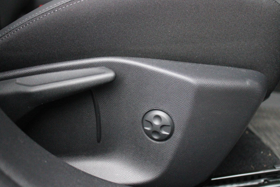 Peugeot 308 SW 1.2 130PK AUTOMAAT GT PACK BUSINESS | ELEKTRISCHE STOEL MET GEHEUGEN FUNCTIE | STOEL/STUUR VERWARMING | ELEKTRISCHE ACHTERKLEP | 360° CAMERA | KEYLESS ENTRY/START | ADAPTIVE CRUISE CONTROL | 19" LICHTMETALEN VELGEN | DRAADLOZE TELEFOONLADER | DRAADLOZE APPLE CARPLAY/ANDROID AUTO | NAVIGATIE | ALCANTARA BEKLEDING | DAB+ RADIO | DODEHOEK DETECTIE | VERWARMBARE VOORRUIT |