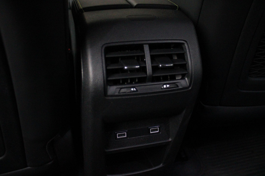 Peugeot 308 SW 1.2 130PK AUTOMAAT GT PACK BUSINESS | ELEKTRISCHE STOEL MET GEHEUGEN FUNCTIE | STOEL/STUUR VERWARMING | ELEKTRISCHE ACHTERKLEP | 360° CAMERA | KEYLESS ENTRY/START | ADAPTIVE CRUISE CONTROL | 19" LICHTMETALEN VELGEN | DRAADLOZE TELEFOONLADER | DRAADLOZE APPLE CARPLAY/ANDROID AUTO | NAVIGATIE | ALCANTARA BEKLEDING | DAB+ RADIO | DODEHOEK DETECTIE | VERWARMBARE VOORRUIT |