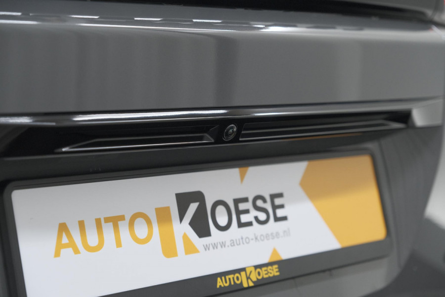 Peugeot e-2008 EV GT 50 kWh | 3 Fase Laadfunctie | Schuif-/Kanteldak | Alcantara Pakket | Camera | Apple Carplay