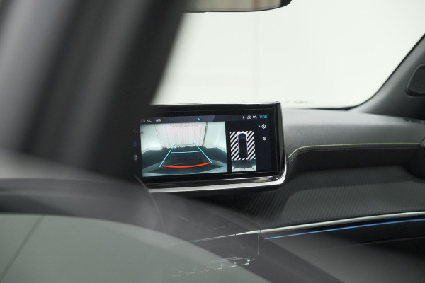 Peugeot e-2008 EV GT 50 kWh | 3 Fase Laadfunctie | Schuif-/Kanteldak | Alcantara Pakket | Camera | Apple Carplay