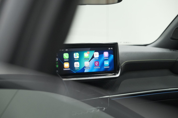 Peugeot e-2008 EV GT 50 kWh | 3 Fase Laadfunctie | Schuif-/Kanteldak | Alcantara Pakket | Camera | Apple Carplay