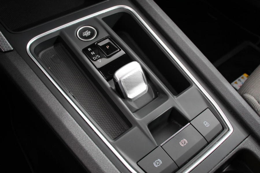 Seat Leon Sportstourer 1.5 eTSI 150pk DSG Style | Navigatie | Apple | Carplay/Android Auto | Parkeersensor achter | Adaptive Cruise Control | Stoelverwarming