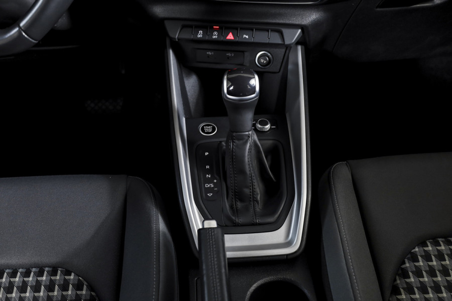 Audi A1 Sportback 25 TFSI 95 PK S edition - Automaat | S-Line | Sonos Audio | Dig.Cockpit | Cruise | PDC | App.Connect | Auto.Airco | LM 17" |