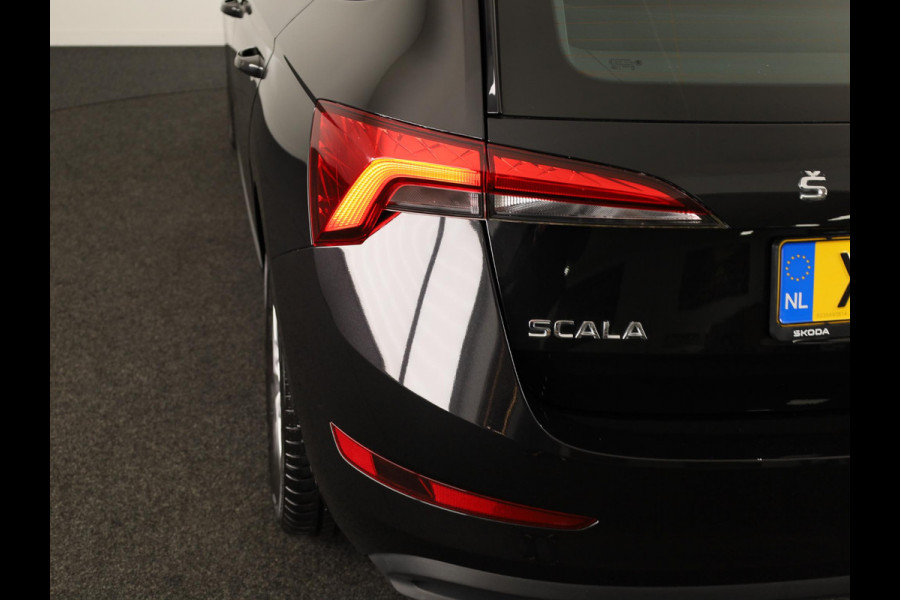Škoda SCALA 1.0 TSI Ambition 110pk | Verlengde garantie | Navigatie via app | Cruise controle | Airconditioning | 16 inch Lichtmetalen velgen |