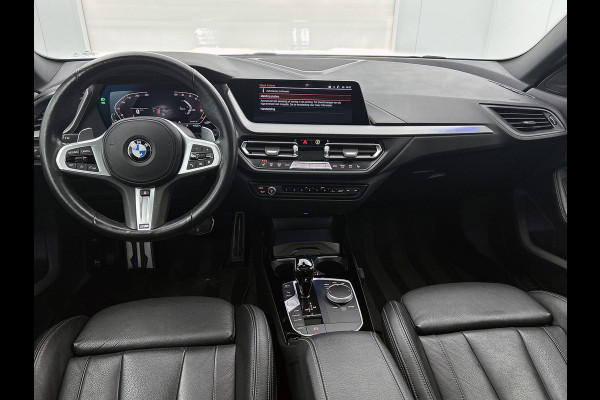 BMW 2 Serie Gran Coupé 220i M-sport Business Edition Plus(NL-auto, Dealer OndH, Panorama, Schaalstoelen, Stoelv, Camera, PDC V+A)