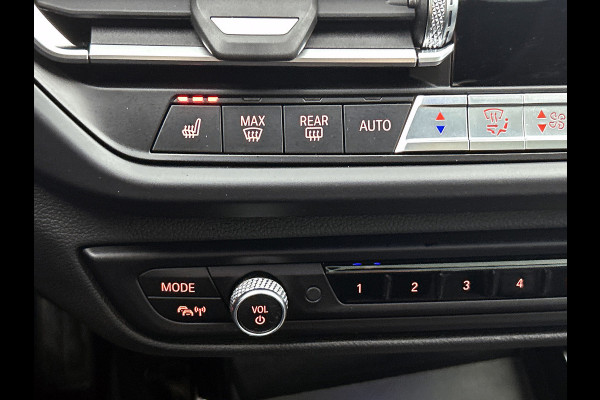 BMW 2 Serie Gran Coupé 220i M-sport Business Edition Plus(NL-auto, Dealer OndH, Panorama, Schaalstoelen, Stoelv, Camera, PDC V+A)