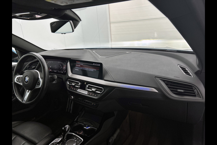 BMW 2 Serie Gran Coupé 220i M-sport Business Edition Plus(NL-auto, Dealer OndH, Panorama, Schaalstoelen, Stoelv, Camera, PDC V+A)