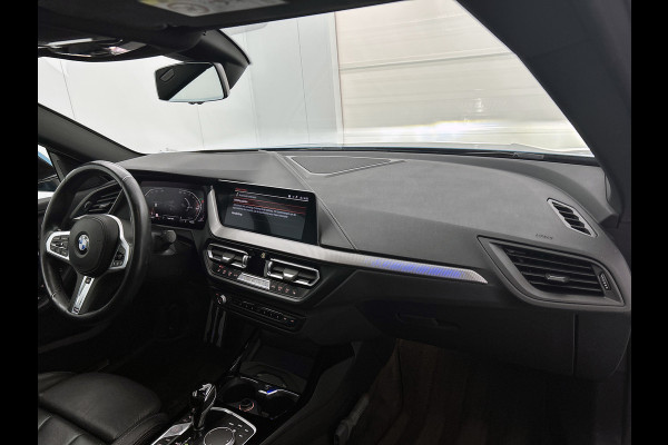 BMW 2 Serie Gran Coupé 220i M-sport Business Edition Plus(NL-auto, Dealer OndH, Panorama, Schaalstoelen, Stoelv, Camera, PDC V+A)