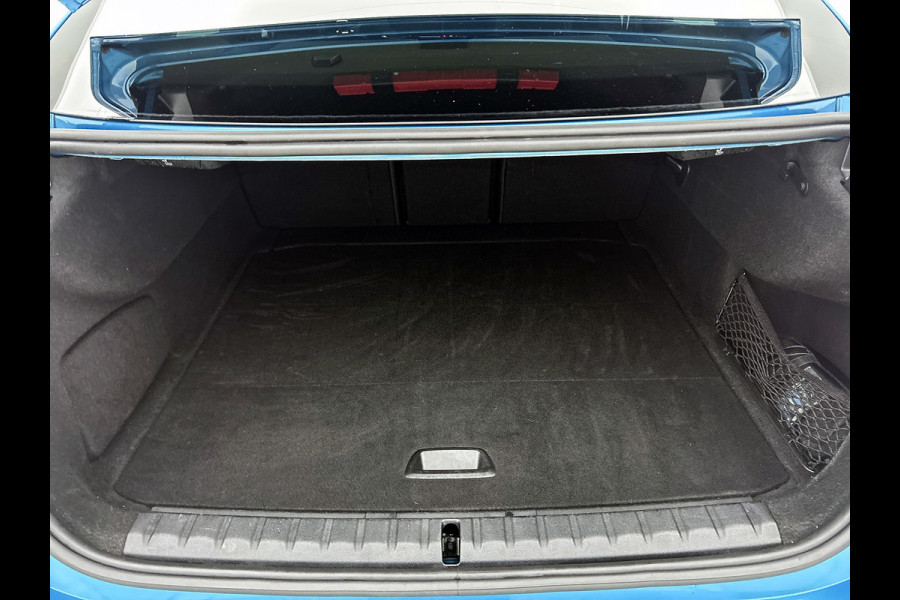 BMW 2 Serie Gran Coupé 220i M-sport Business Edition Plus(NL-auto, Dealer OndH, Panorama, Schaalstoelen, Stoelv, Camera, PDC V+A)