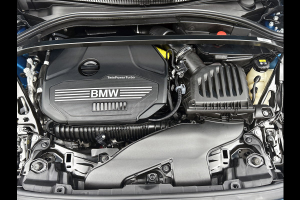 BMW 2 Serie Gran Coupé 220i M-sport Business Edition Plus(NL-auto, Dealer OndH, Panorama, Schaalstoelen, Stoelv, Camera, PDC V+A)