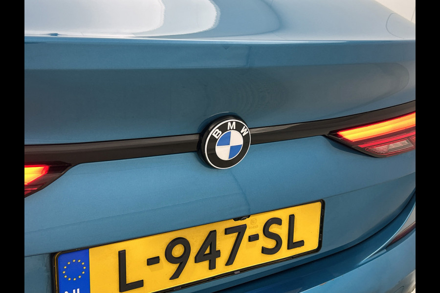 BMW 2 Serie Gran Coupé 220i M-sport Business Edition Plus(NL-auto, Dealer OndH, Panorama, Schaalstoelen, Stoelv, Camera, PDC V+A)