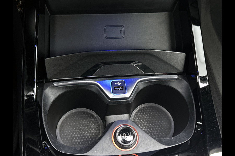 BMW 2 Serie Gran Coupé 220i M-sport Business Edition Plus(NL-auto, Dealer OndH, Panorama, Schaalstoelen, Stoelv, Camera, PDC V+A)
