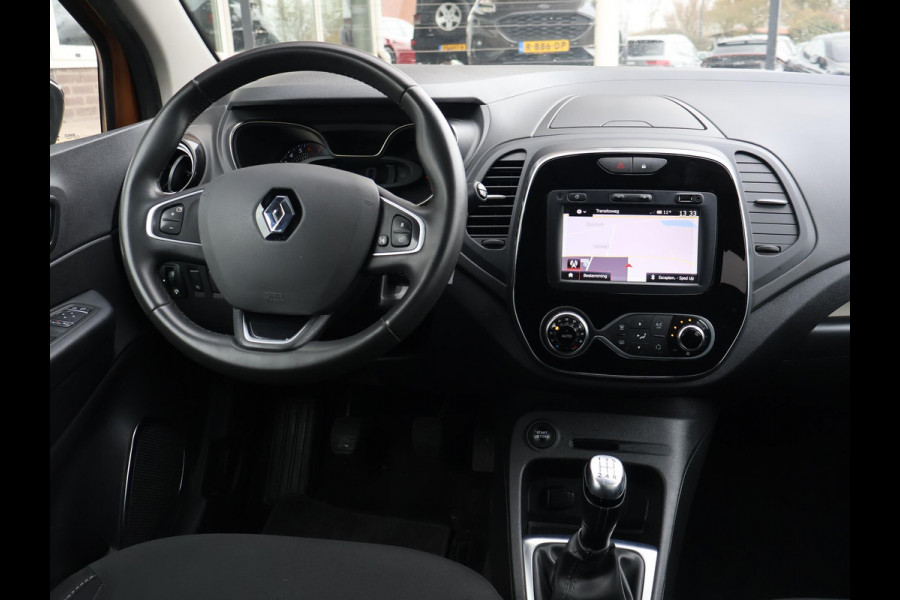 Renault Captur 0.9 TCe LIMITED + STOELVERW. | DAB | NAVIGATIE | CRUISE | 17 INCH | ZWART DAK | PRIVACY GLASS