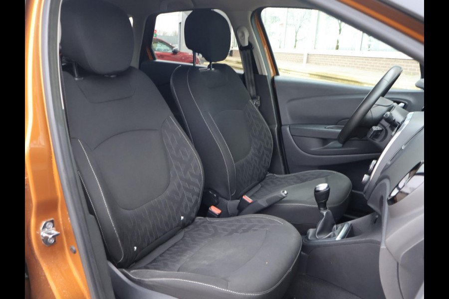Renault Captur 0.9 TCe LIMITED + STOELVERW. | DAB | NAVIGATIE | CRUISE | 17 INCH | ZWART DAK | PRIVACY GLASS