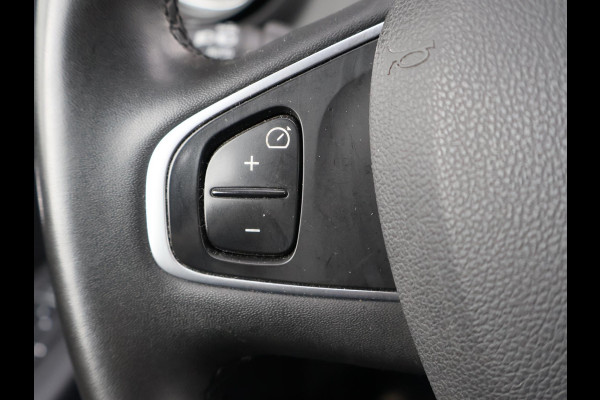 Renault Captur 0.9 TCe LIMITED + STOELVERW. | DAB | NAVIGATIE | CRUISE | 17 INCH | ZWART DAK | PRIVACY GLASS