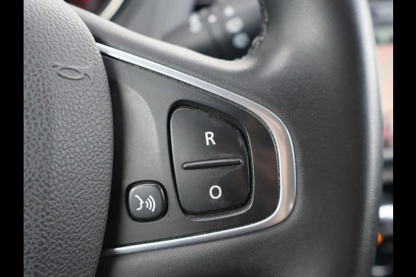 Renault Captur 0.9 TCe LIMITED + STOELVERW. | DAB | NAVIGATIE | CRUISE | 17 INCH | ZWART DAK | PRIVACY GLASS