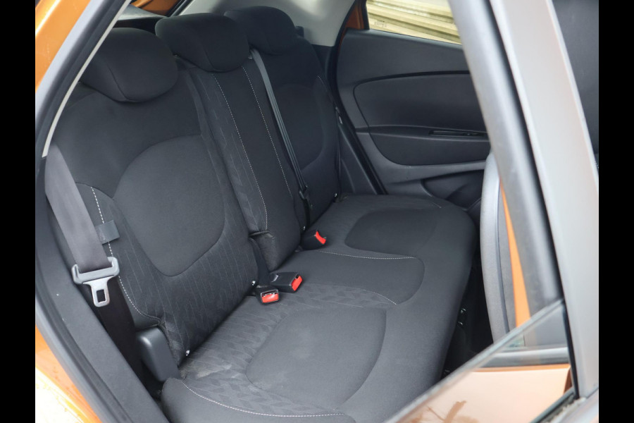 Renault Captur 0.9 TCe LIMITED + STOELVERW. | DAB | NAVIGATIE | CRUISE | 17 INCH | ZWART DAK | PRIVACY GLASS