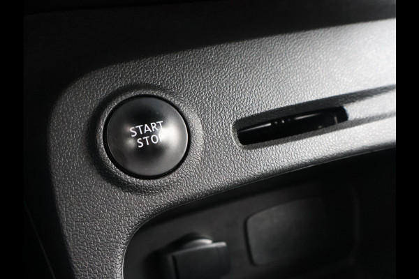 Renault Captur 0.9 TCe LIMITED + STOELVERW. | DAB | NAVIGATIE | CRUISE | 17 INCH | ZWART DAK | PRIVACY GLASS