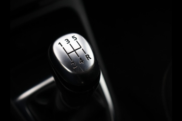 Renault Captur 0.9 TCe LIMITED + STOELVERW. | DAB | NAVIGATIE | CRUISE | 17 INCH | ZWART DAK | PRIVACY GLASS